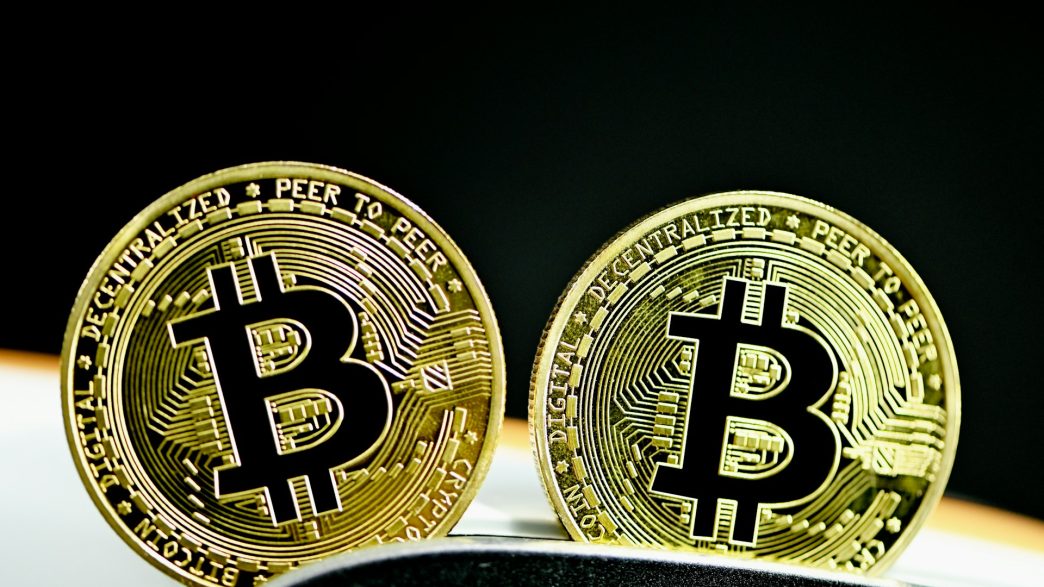 Bitcoin Weak Hands Exit While Smart Money Loads Up