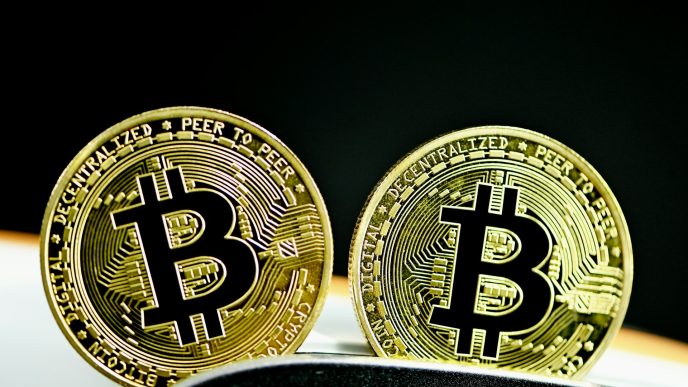 Bitcoin Weak Hands Exit While Smart Money Loads Up