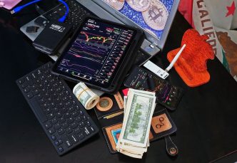 Dollar Index (DXY) Suffers Worst Crash Since 1991; Bitcoin’s ‘Stochastic’ Points to Renewed Drop Below 0K